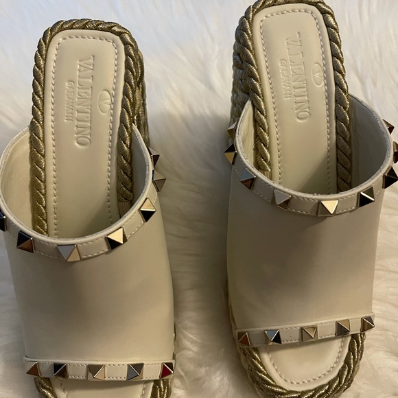 Valentino Rockstud Torchon Leather Wedge Mules - Picture 3 of 8